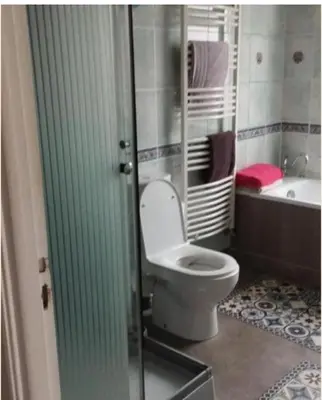 Salle de bains dans l'établissement apartement avec parking prive