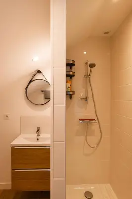 Salle de bains dans l'établissement - Apparts nets à prix honnête -