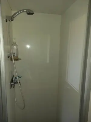 Salle de bains dans l'établissement Mobil HOME 40 m2 3CH