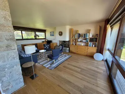 Coin salon dans l'établissement Maison de la dune, vue mer et accès plage direct