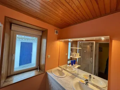 Salle de bains dans l'établissement Le Dock De La Pointe