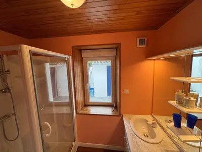 Salle de bains dans l'établissement Le Dock De La Pointe