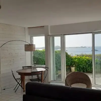 Un vrai paradis avec terrasse face à la mer