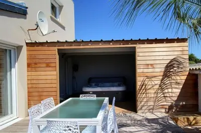 Plan de l'établissement So Chic Kerfily house with hot tub 8 people