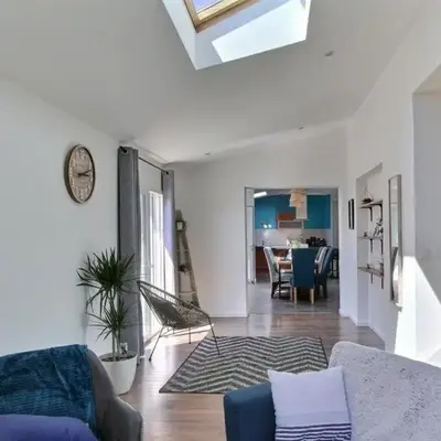 So Chic Kerfily house with hot tub 8 people