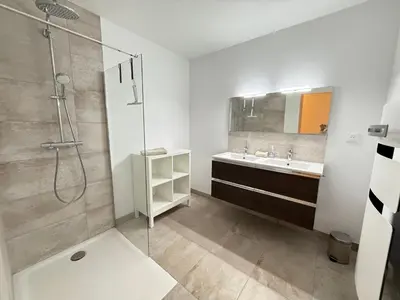 Salle de bains dans l'établissement Côté Mer - Vue exceptionnelle - Rooftop - SPA