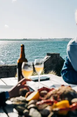 Boissons dans l'établissement Le Chantier d 'Ernest- Loft T4 les pieds dans l' eau