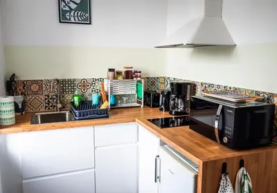 Cuisine ou kitchenette dans l'établissement T1 centre-ville refait à neuf