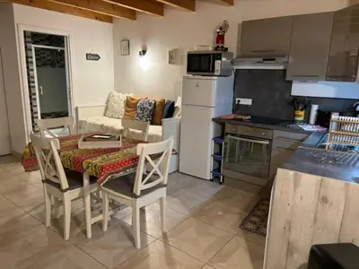 Cuisine ou kitchenette dans l'établissement les gites du corsen