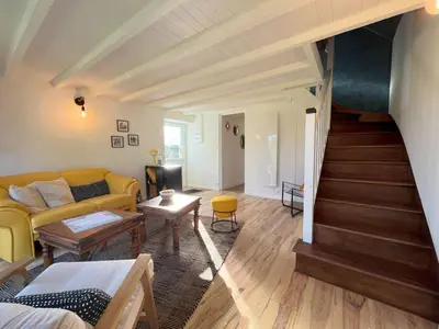 Coin salon dans l'établissement Ty Ar S'Hisel Séjour authentique en Bretagne, plage à 50 m - Holim'prest