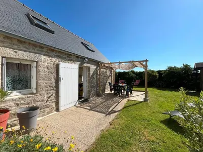 Jardin de l'établissement Ty Ar S'Hisel Séjour authentique en Bretagne, plage à 50 m - Holim'prest