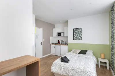 Cuisine ou kitchenette dans l'établissement Yec hed mat