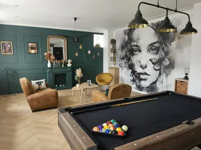 Billard dans l'établissement GÎTE L'industriel, appartement privé en Duplex, à 10 minutes des plages