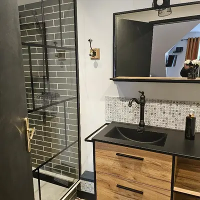 Cuisine ou kitchenette dans l'établissement GÎTE L'industriel, appartement privé en Duplex, à 10 minutes des plages