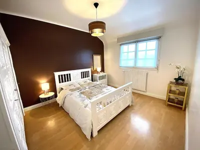 Un ou plusieurs lits dans un hébergement de l'établissement Maison Renovée Plomelin - Countryside and Beaches