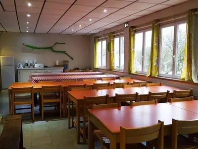 Restaurant ou autre lieu de restauration dans l'établissement Gite D'étape port de Carhaix