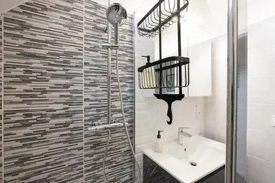Salle de bains dans l'établissement La Canopée