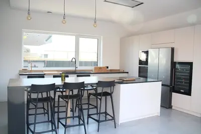 Cuisine ou kitchenette dans l'établissement Villa Wax - Piscine et plage