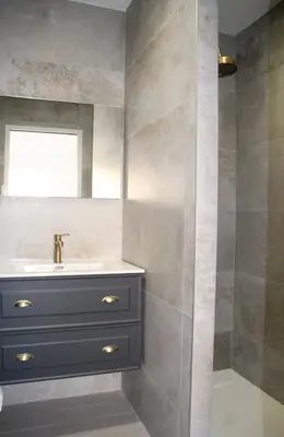 Salle de bains dans l'établissement Villa Wax - Piscine et plage