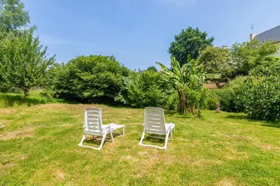 Jardin de l'établissement Envol du Phénix - Studio neuf - Rivage indépendant en rez de jardin