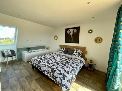 Un ou plusieurs lits dans un hébergement de l'établissement Grande maison à 200m de la plage