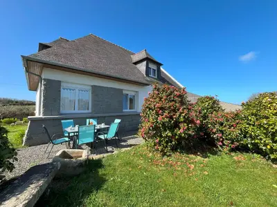 Jardin de l'établissement Maison proche sentier littoral et mer, pour 8 personnes
