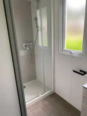 Salle de bains dans l'établissement mobil home 742