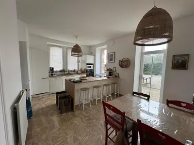 Cuisine ou kitchenette dans l'établissement Villa Ker Jean