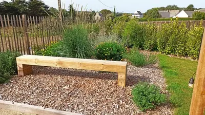 Jardin de l'établissement Le Hangar de Moguériec SIBIRIL bord de mer