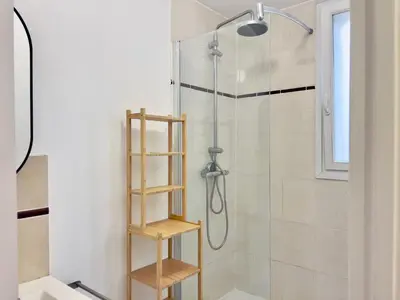 Salle de bains dans l'établissement Appartement central proche Base Navale et Siam