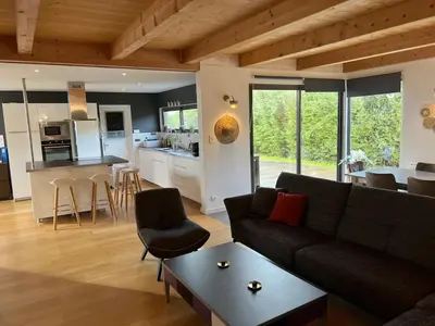 Cuisine ou kitchenette dans l'établissement Villa am Meer mit Komfort privates Hallen Schwimmbad und Jacuzzi