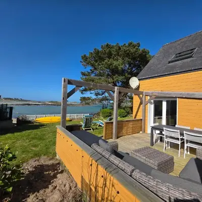 Charmante maison avec accès direct à la plage et vue mer incroyable