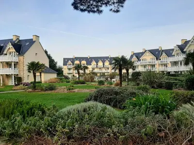 Jardin de l'établissement A07- Apt PMR 4 à 5 pers, sea view, beach, pool