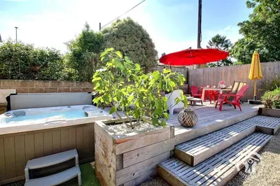 Jardin de l'établissement Villa la lieue de greves