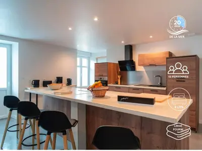 Cuisine ou kitchenette dans l'établissement Maison spacieuse a 20 minutes de mer