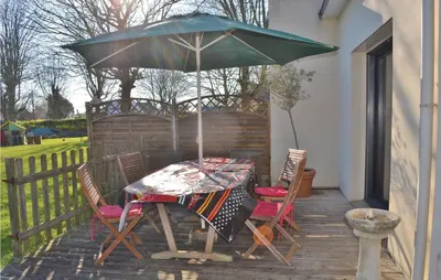 Jardin de l'établissement 2 Bedroom Amazing Home In Plomeur