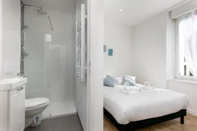 Salle de bains dans l'établissement Chambre indépendante La Bergère de Domrémy