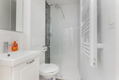Salle de bains dans l'établissement Chambre indépendante La Bergère de Domrémy