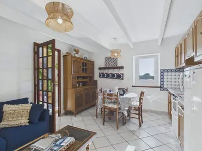 Cuisine ou kitchenette dans l'établissement Vue mer - Maison avec jardin pour 2