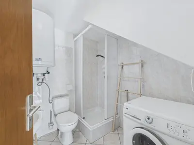 Salle de bains dans l'établissement Vue mer - Maison avec jardin pour 2