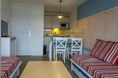 Cuisine ou kitchenette dans l'établissement Ti Cap - plage à pieds - Piscine