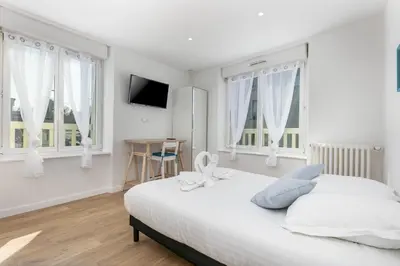 Un ou plusieurs lits dans un hébergement de l'établissement Chambre indépendante Recouvrance