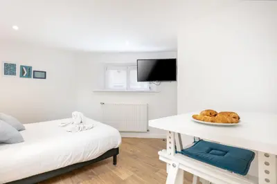Un ou plusieurs lits dans un hébergement de l'établissement Chambre indépendante Bélem
