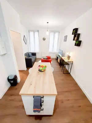 Télévision ou salle de divertissement dans l'établissement T2 centre-ville - gare