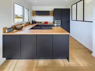 Cuisine ou kitchenette dans l'établissement Maison avec jardin pour 10 personnes à Penmarch