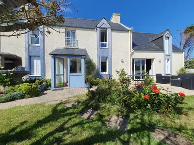 Jardin de l'établissement Jolie maison vue mer 6 personnes à Plouguerneau