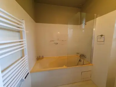 Salle de bains dans l'établissement Jolie maison vue mer 6 personnes à Plouguerneau