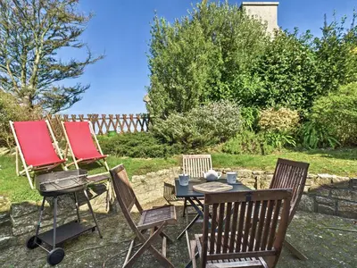 Jardin de l'établissement Charmante maison en pierre - vue sur l'océan
