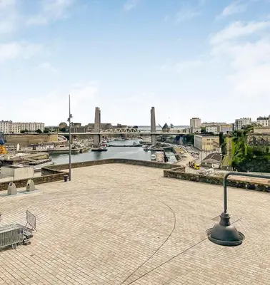 Vue générale sur Brest ou vue de la ville depuis l'appartement