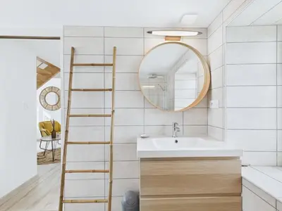 Salle de bains dans l'établissement Maison de campagne avec grand jardin pour 8